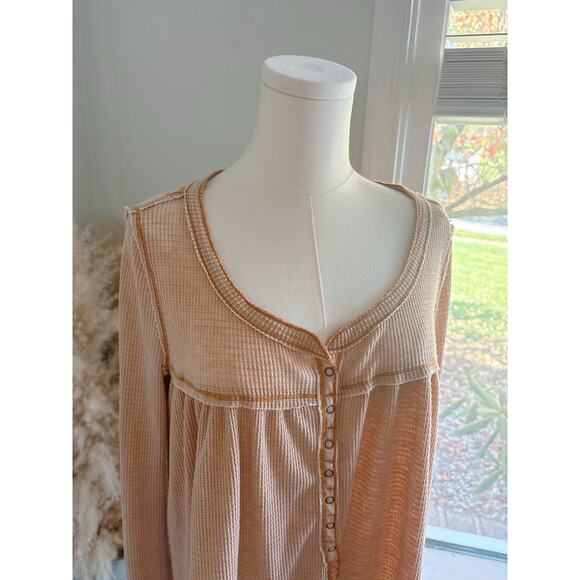 Free People Kai Thermal Waffle Knit Henley Top Womens Small Tan Relaxed Fit - Picture 3 of 11